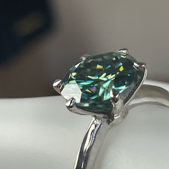 Clearance‼️3ct Green Diamond Ring. Silver 925 - Picture 7 of 11